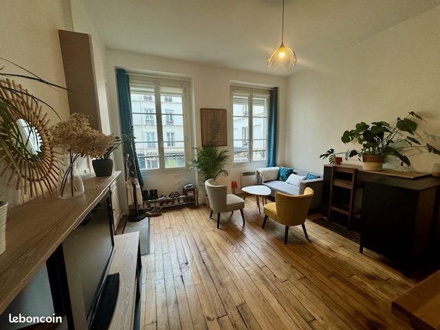 Appartement 1 pièce 32 m² · à Paris · 32 m² · 1 373 €/mois