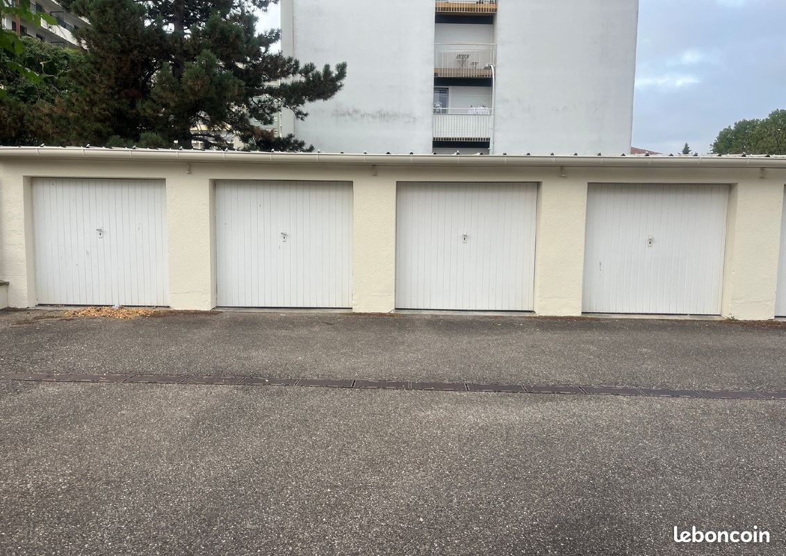 Parking/box Metz · 60 €/mois