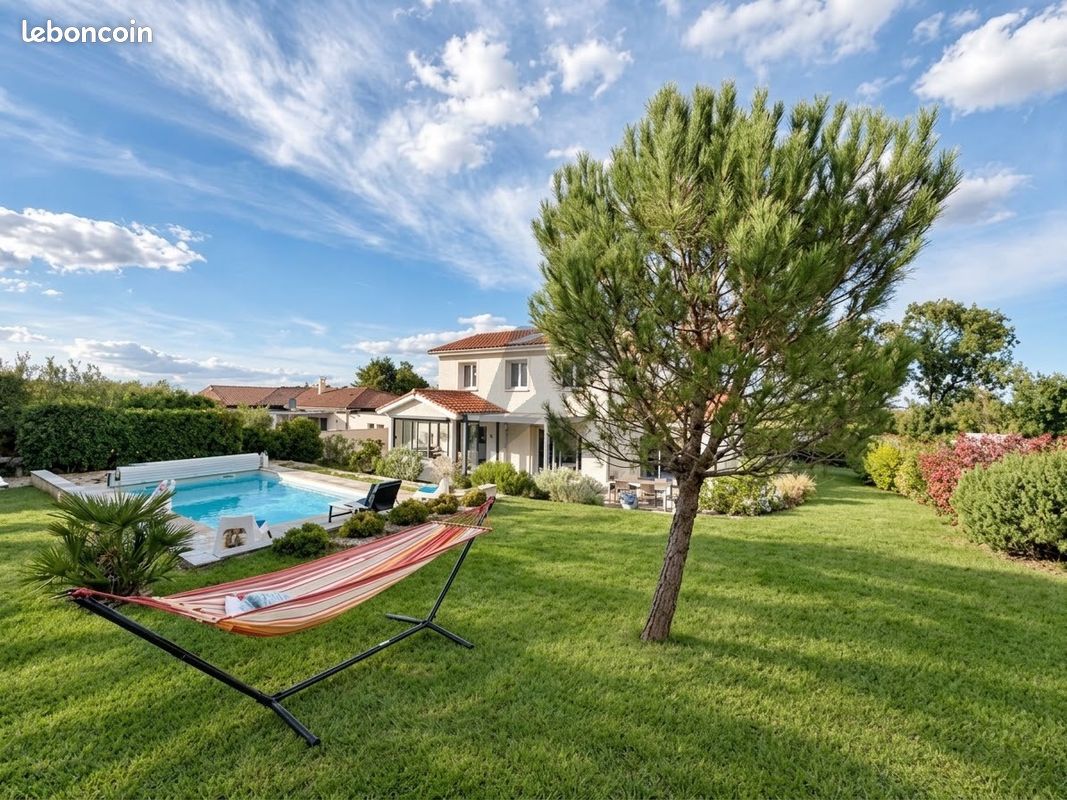 Maison 6 pièces 122 m² · à La Tour-de-Salvagny · 122 m² · 649 000 €