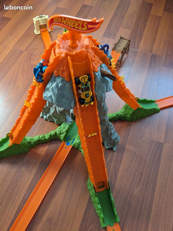 Circuit Hot Wheels Volcan (image 2)