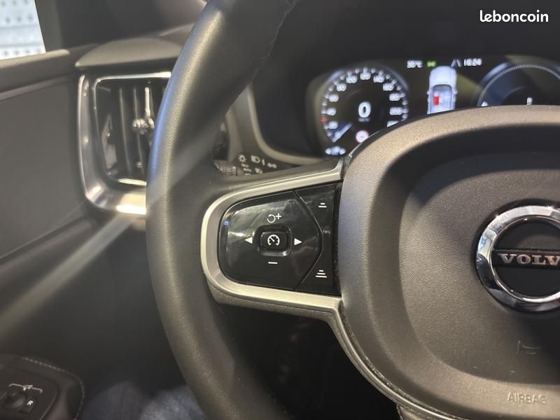 Volvo V60 T6 AWD 253+145ch R-Design Geartronic 8 (image 21)