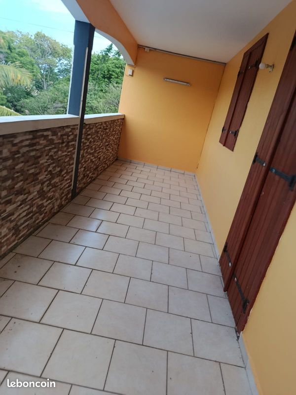 Maison 5 pièces 130 m² · à Sainte-Anne · 130 m² · 950 €/mois