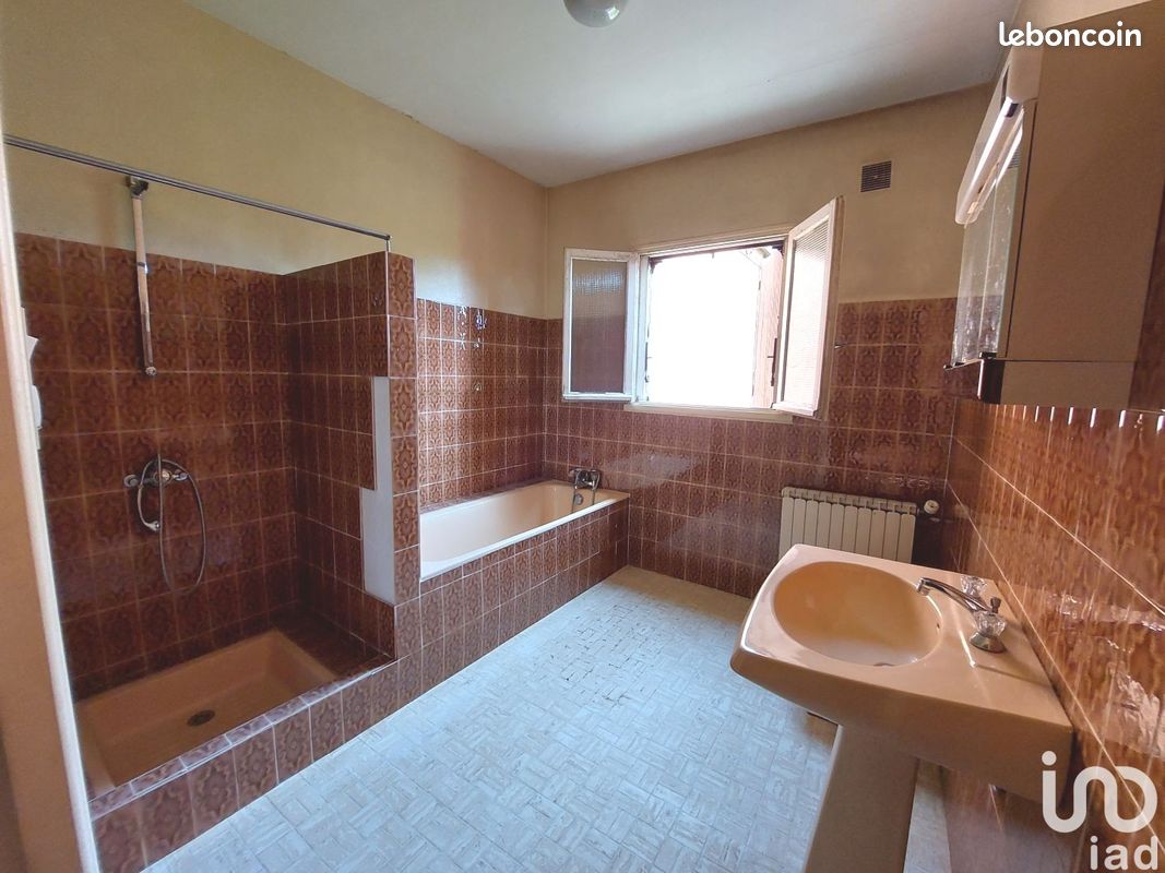 Maison 5 pièces 114 m² - Nieuil 16270 (image principale 5)