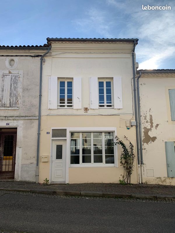 Maison 4 pièces 93 m² · à Sauveterre-de-Guyenne · 93 m² · 690 €/mois