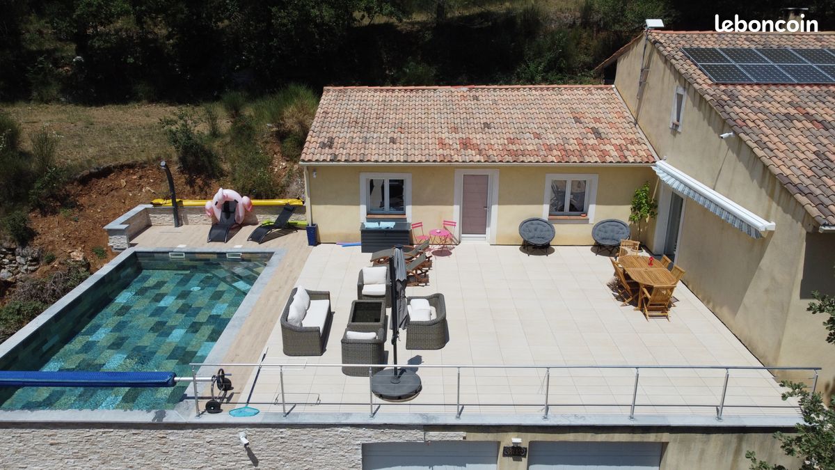 Maison 8 pièces 267 m² · à Évenos · 267 m² · 988 000 €