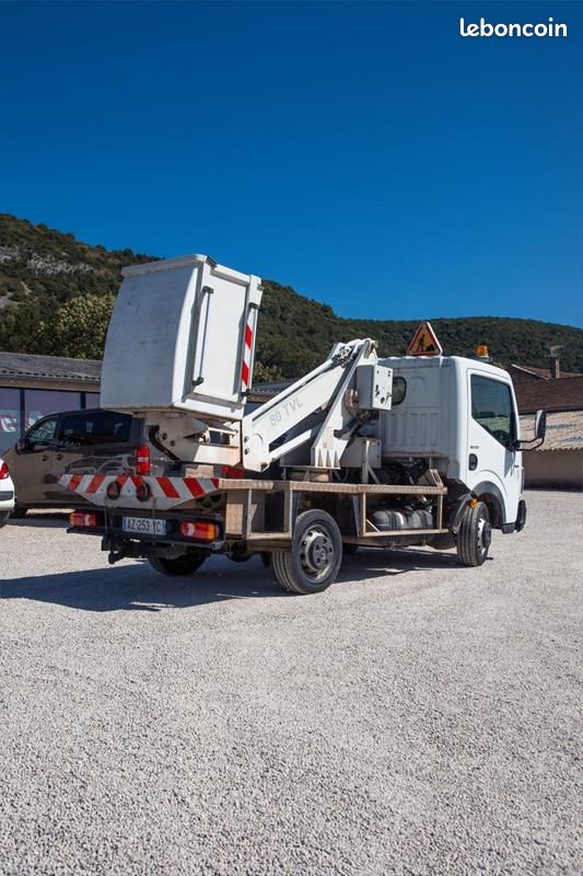 Renault Maxity 2.5 DCi 110 DXI NACELLE (image 3)