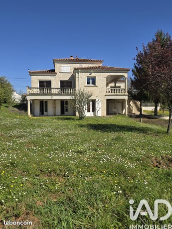 Maison 7 pièces 284 m²