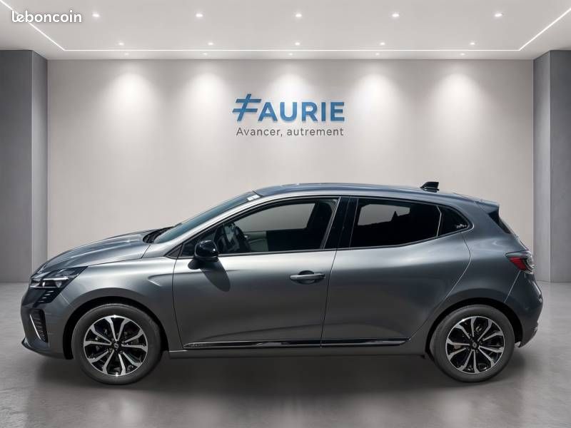 Renault Clio E-Tech full hybrid 145 ch GSR2 Techno (image 8)