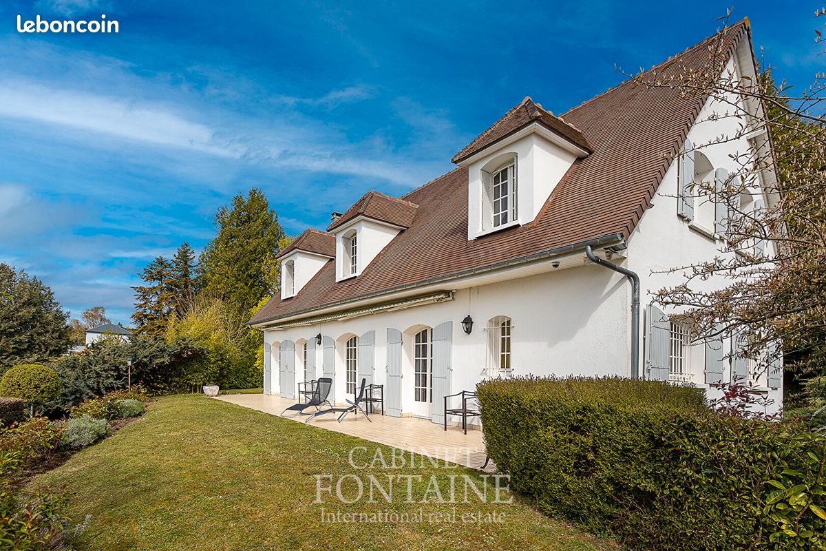 Maison 7 pièces 179 m² · à Le Mont-Saint-Adrien · 179 m² · 498 000 €