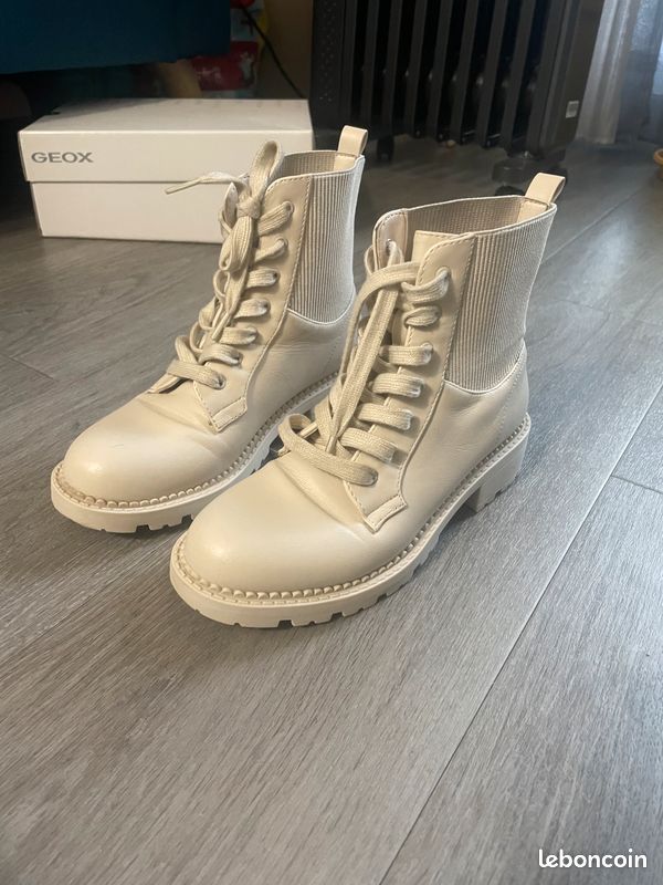 PAIRE DE CHAUSSURE JB MARTIN CUIR DAIN FEMME ESCARPIN SANDALE MOCASSIN PAIRE DE CHAUSSURE JB MARTIN CUIR DAIN FEMME ESCARPIN SANDALE MOCASSIN