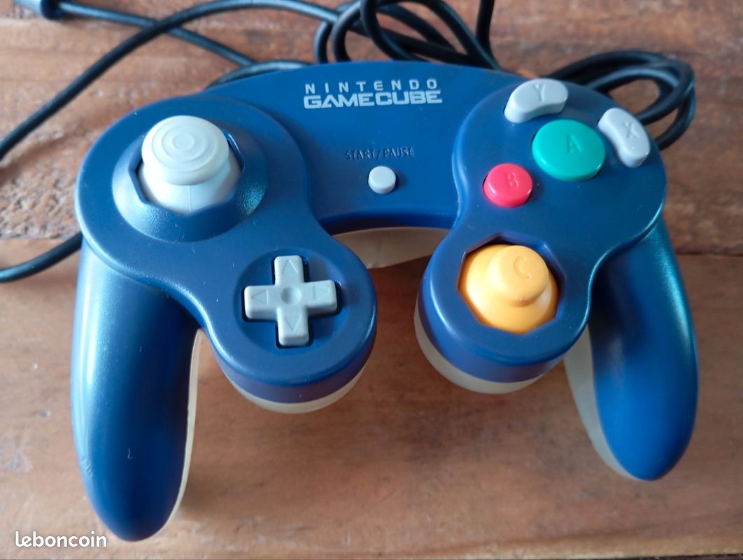 Cadre Décoratif Avec Manette Gamecube Sous Verre - Vintage Collection - Reproduction Sous Licence - NEUF