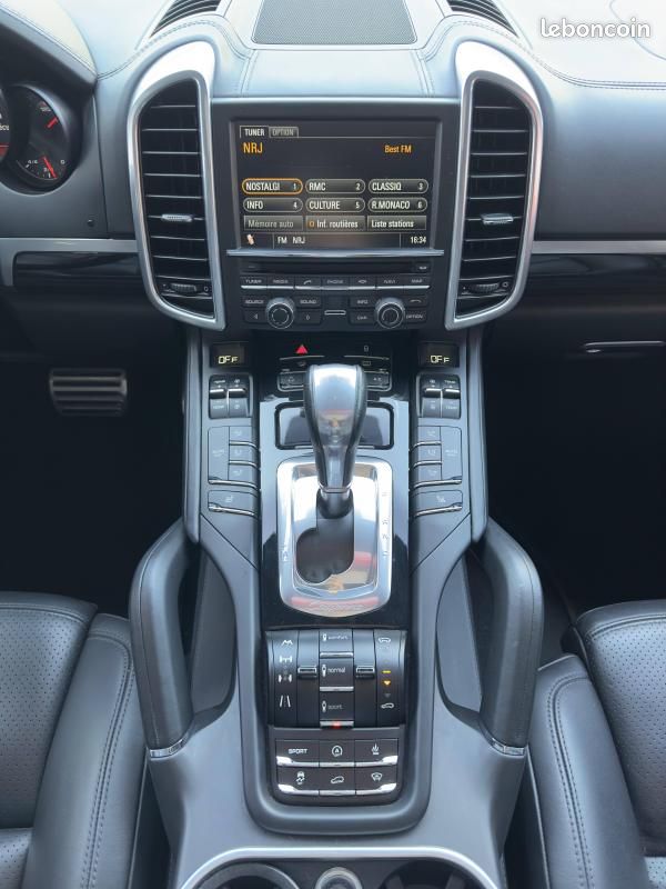 Porsche Cayenne II (958) S V8 400ch 2012 Entretien complet 3eme main (image 15)