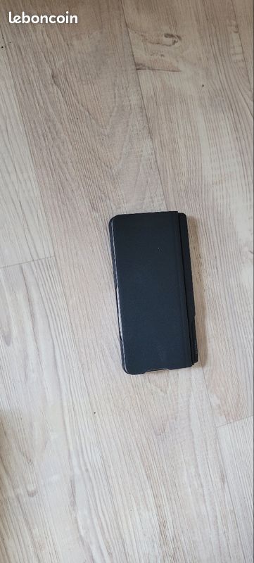 Samsung Z Fold3 (image 3)