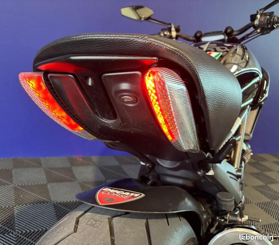 DUCATI Diavel Dark 1200 167ch - 2012 (image 13)