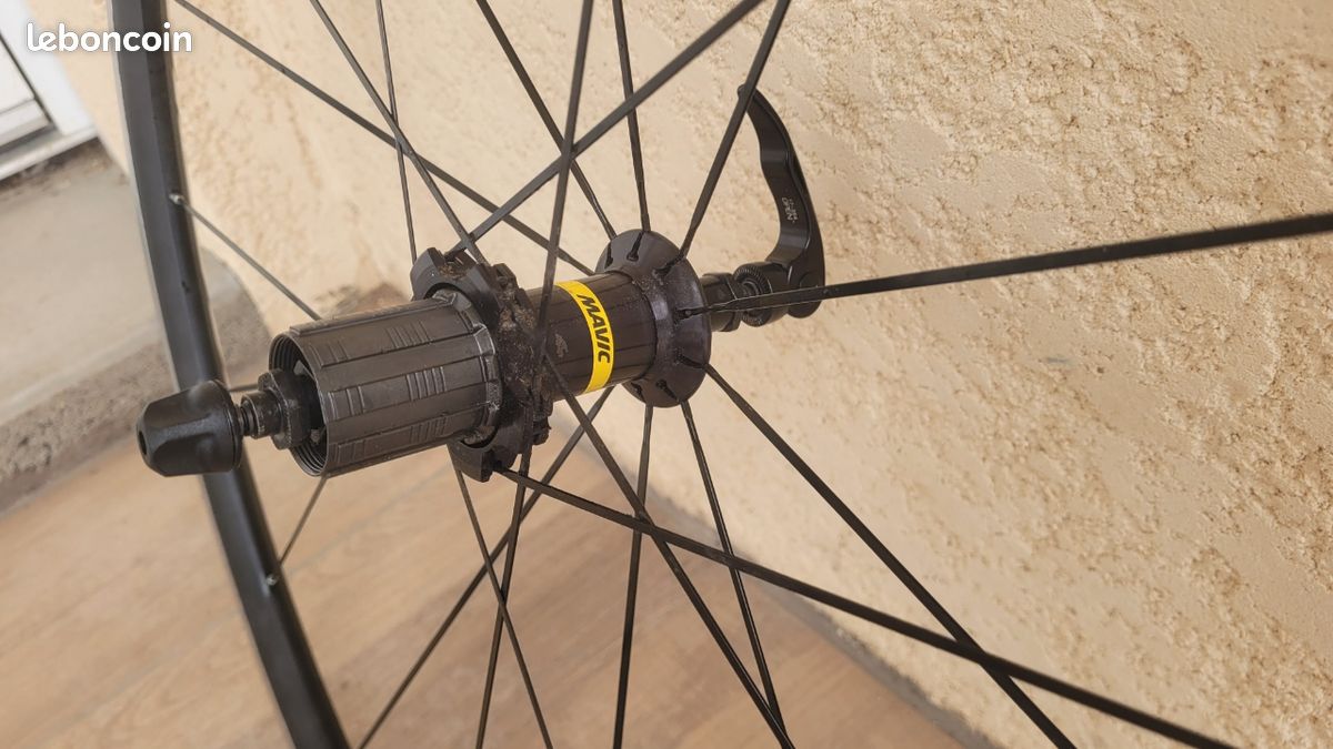 Mavic Roue avant aksium elite evo ust disc centerlock | 179 € - Culture Vélo