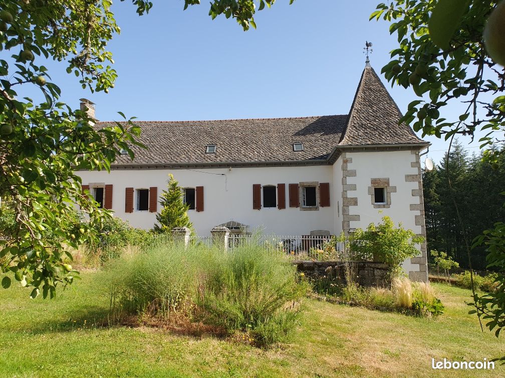 Maison 8 pièces 224 m² · à Auriac · 224 m² · 317 000 €