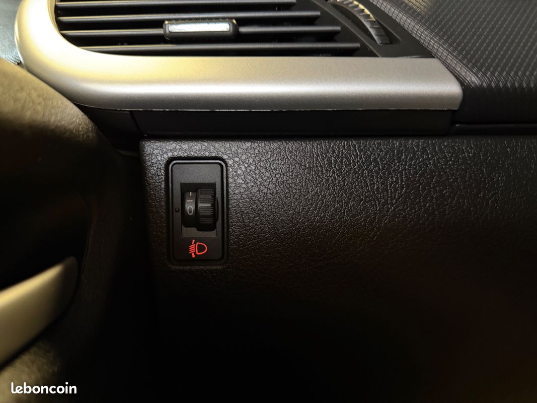 PEUGEOT 207 1.4 VTI 95 ACTIVE / CLIMATISATION / EMBRAYAGE NEUf (image 18)