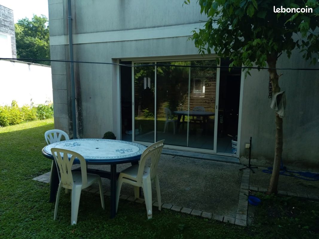 Maison 5 pièces 110 m² · à Pessac · 110 m² · 2 000 €