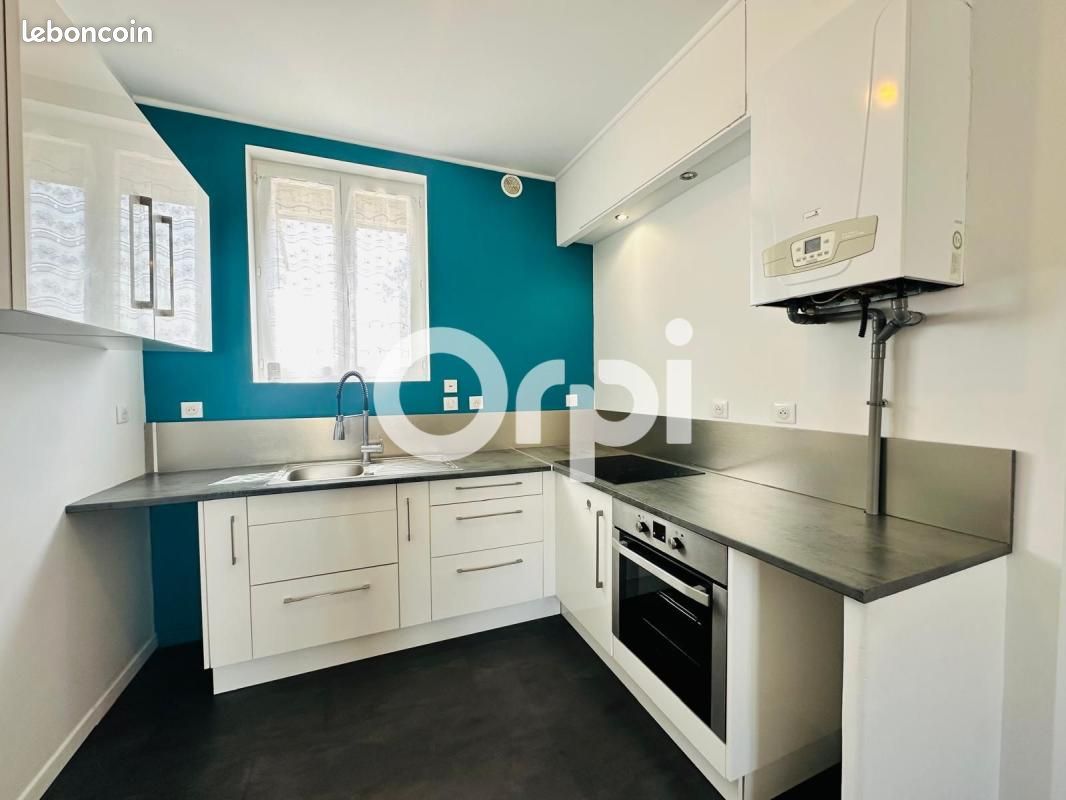 Appartement 1 pièce 46 m² · à Crouy · 46 m² · 560 €