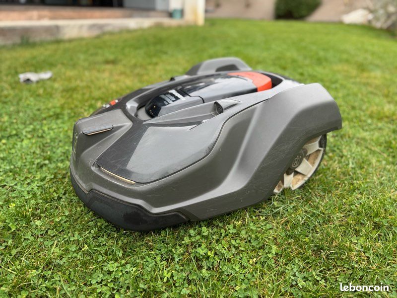 Robot tondeuse Husqvarna Automower 450X – 5000m² – révisé 2025