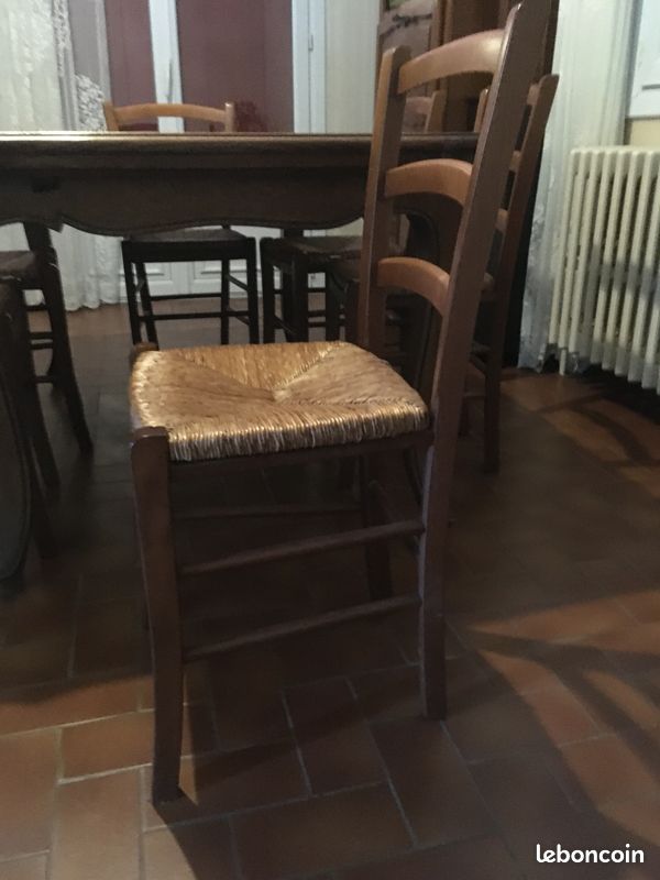 Table de salle à manger avce chaises (image 6)