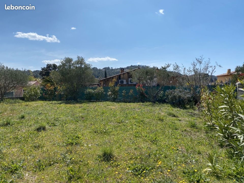 Terrain 420 m² · au Pradet · 220 000 €
