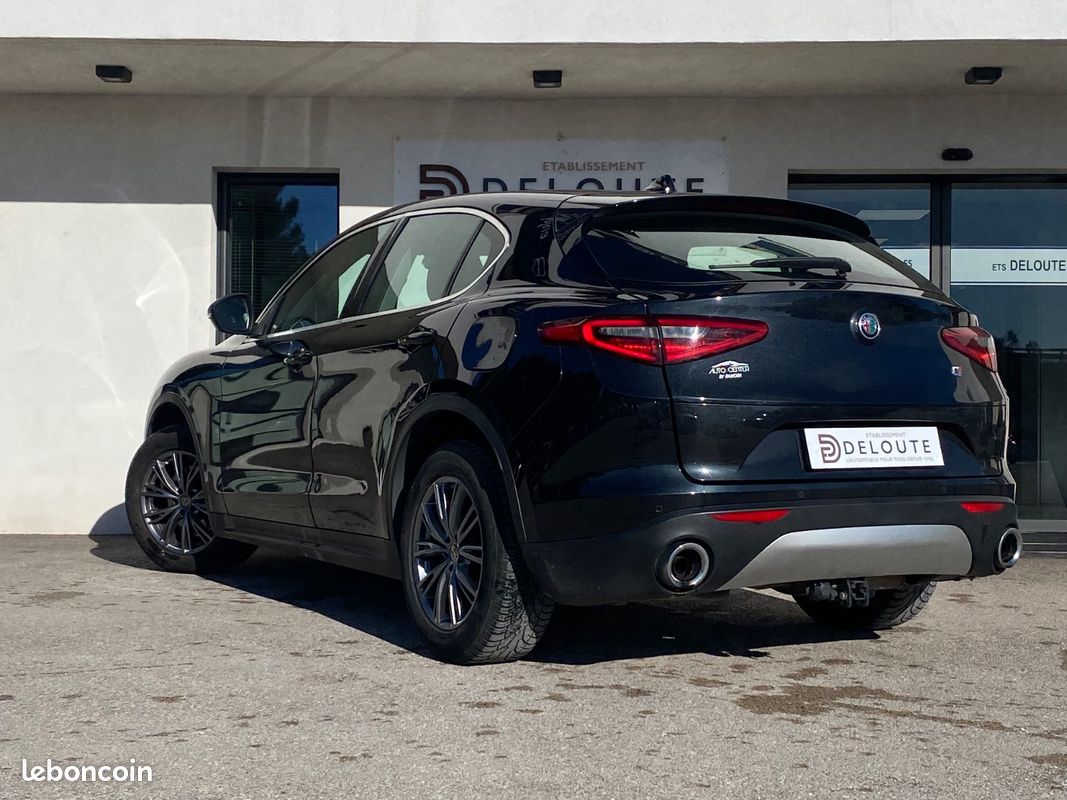 Alfa Romeo STELVIO Lusso Q4 (image 4)