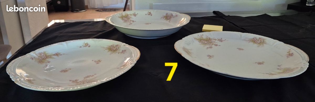 Assiette Plate Émilie Bourgeois – Motif Houx – Multicouleur – Occasion