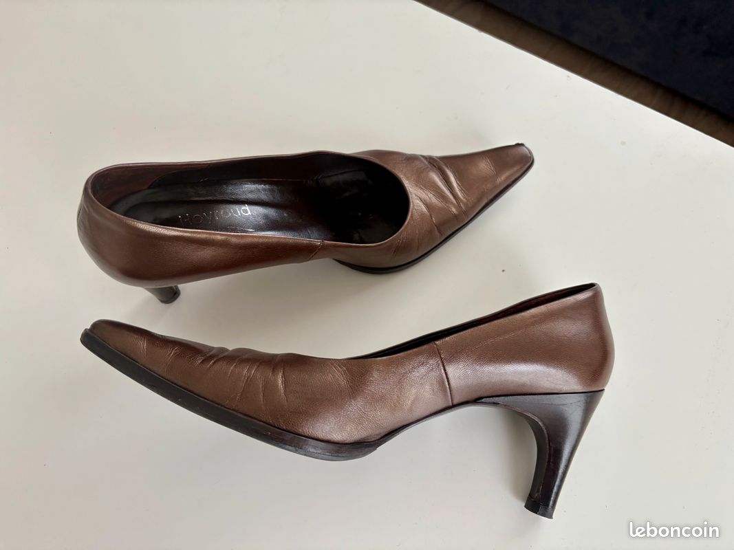Escarpins PREVATA En Cuir Daim Beige - Taille 8AA - Fabriqué En Italie - Neufs Sans Boîte