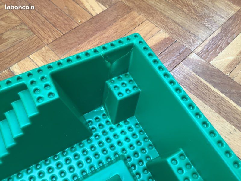 Plaque de base lego issue du set 6090 (image 7)