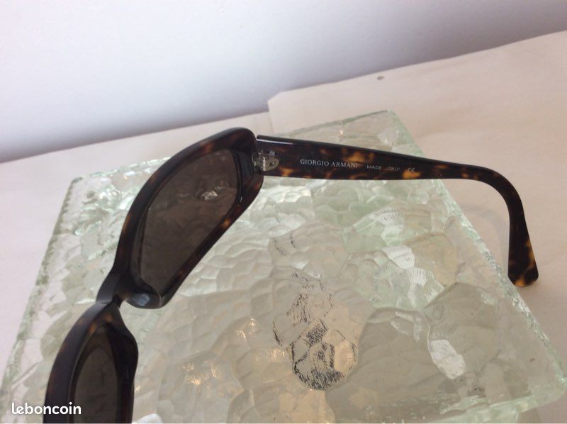 Lunettes de soleil femme vintage ARMANI (image 3)