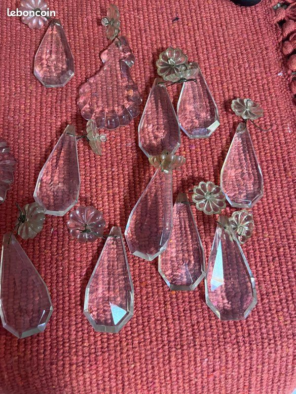 Lot PAMPILLES et FÛT de Lustre Ancien – Verre / cristal Moulé Vintage (image 2)