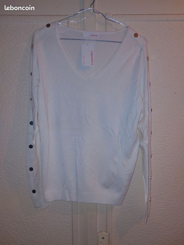 Pull en crochet tressé avec fils dorés
