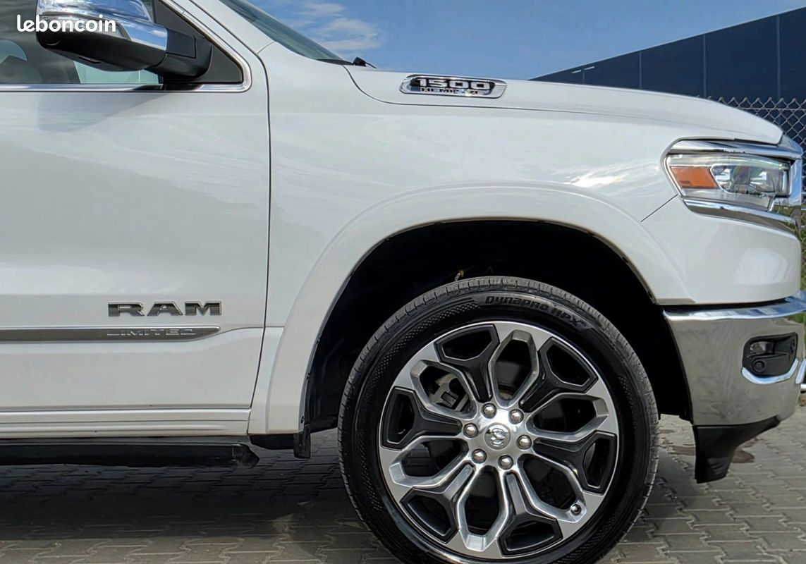 Dodge RAM 1500 Limited Crew Cab 5.7 V8 HEMI 4X4 (image 10)