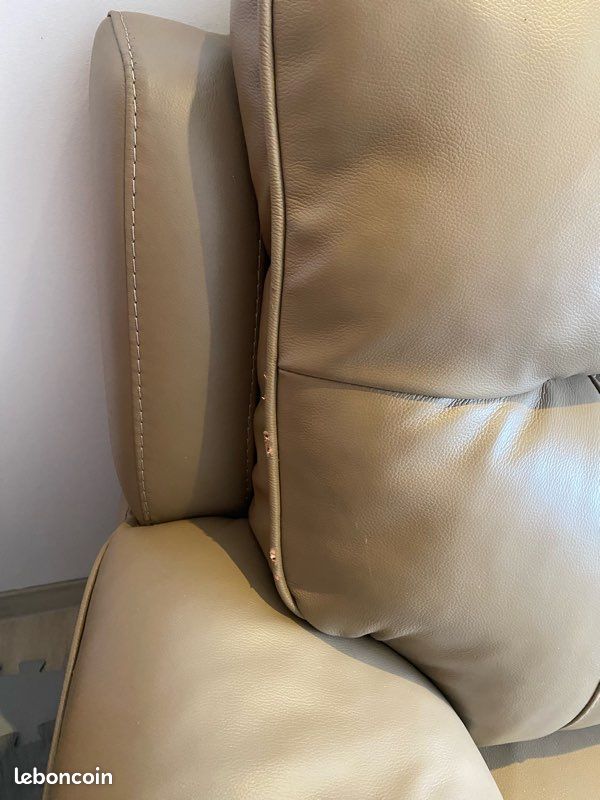 Canapé beige en cuir (image 9)