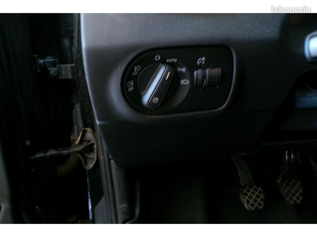 AUDI A1 1.4 TFSI - 122 - Start/Stop BERLINE S line PHASE 1 (image 6)
