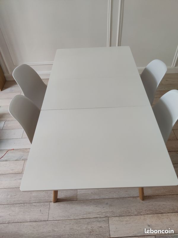 Table et 4 chaises (image 8)