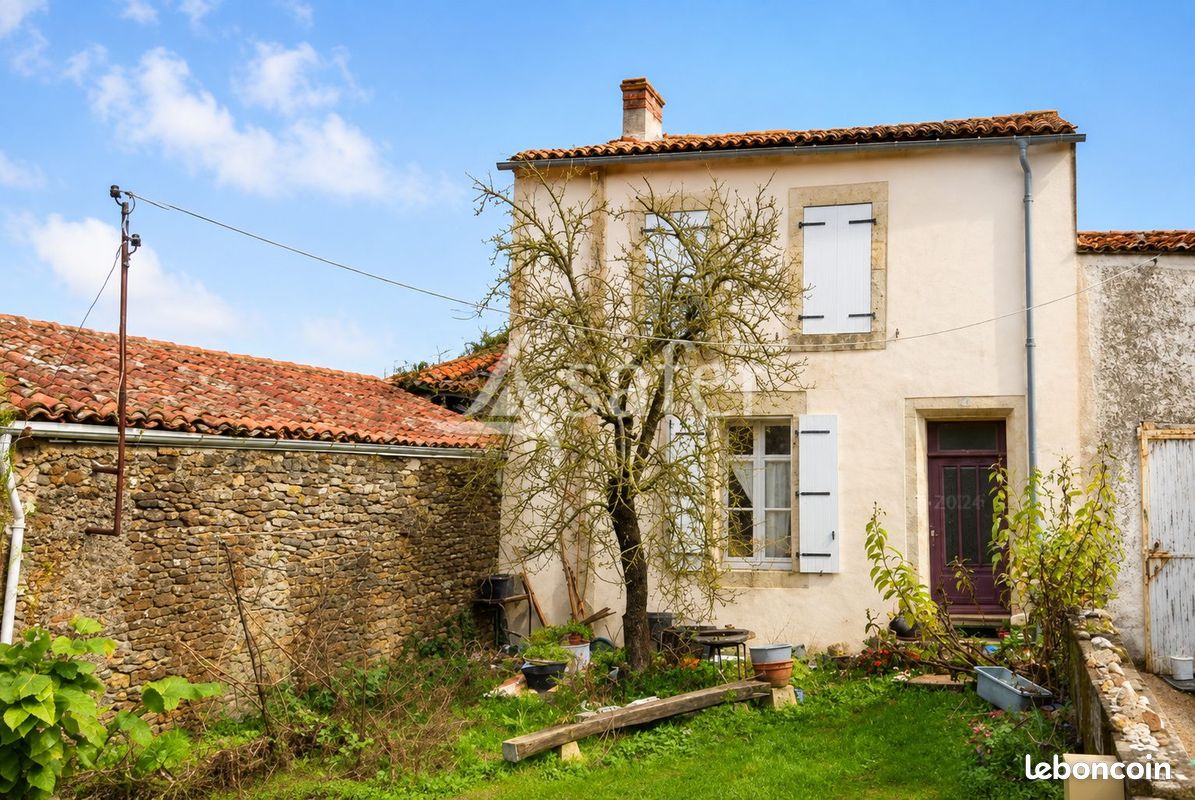 Maison 4 pièces 125 m² · à Bourneau · 125 m² · 34 000 €