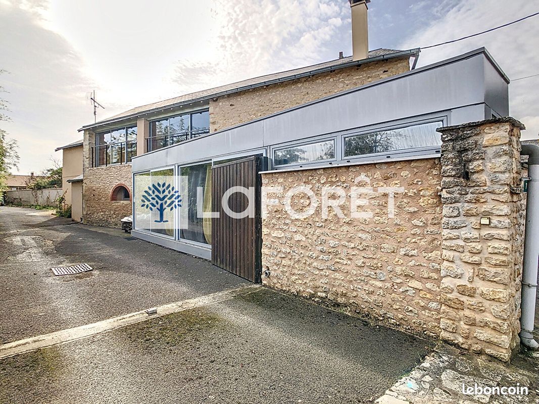 Propriété 10 pièces 320 m² - Saint-Généroux 79600 (image principale 12)