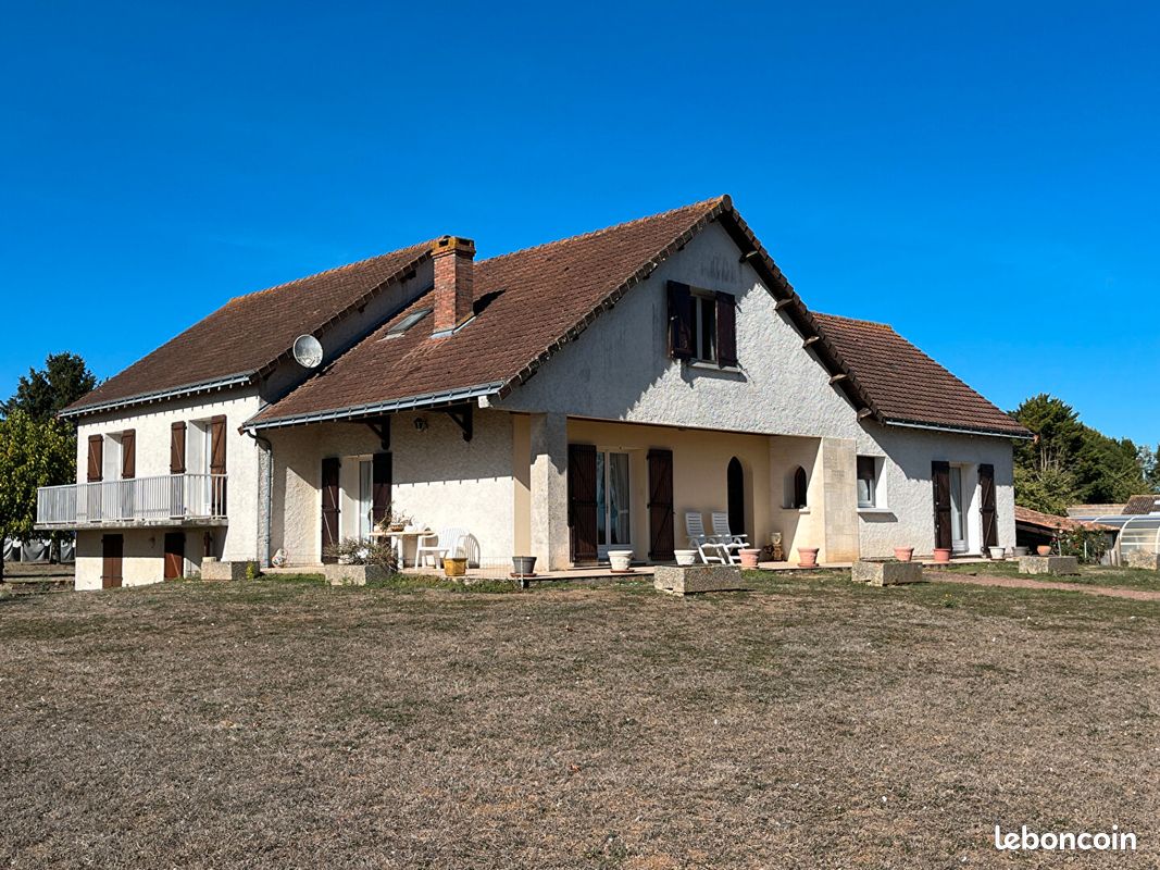 Maison 10 pièces 260 m² · à Cissé · 260 m² · 299 250 €