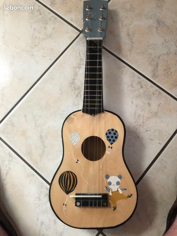 Petite guitare 🎸 (image 1)