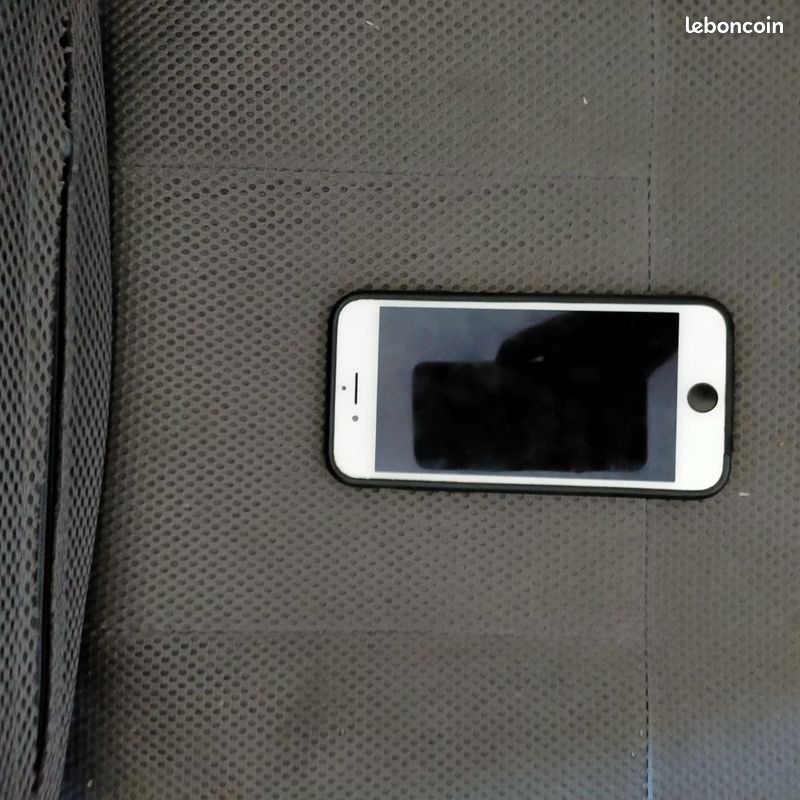 IPhone 8 (image 4)