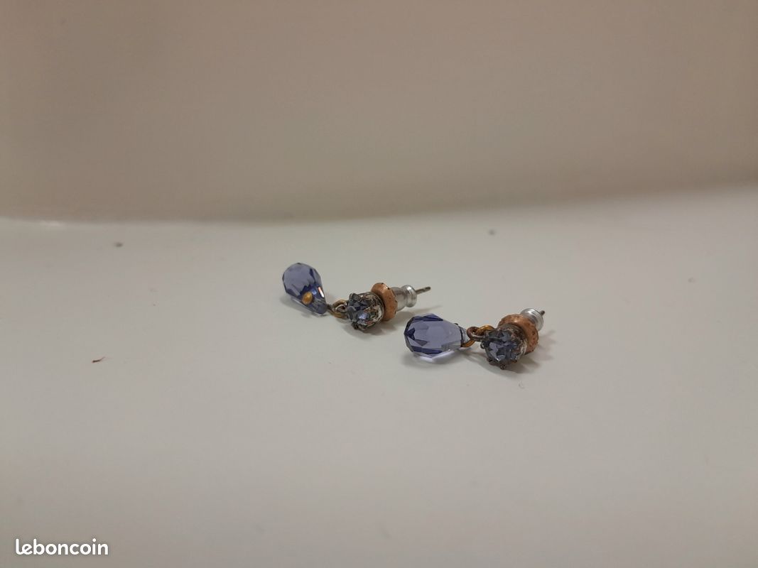 Paire de boucles d'oreille swarowski argent, diamant, pierre violette (image 1)