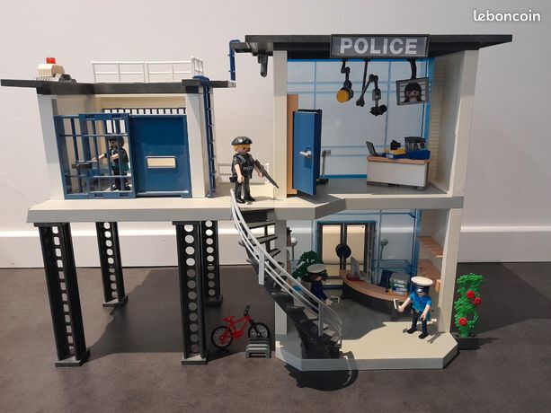 Commissariat de police Playmobil 5182 - Jeux & Jouets