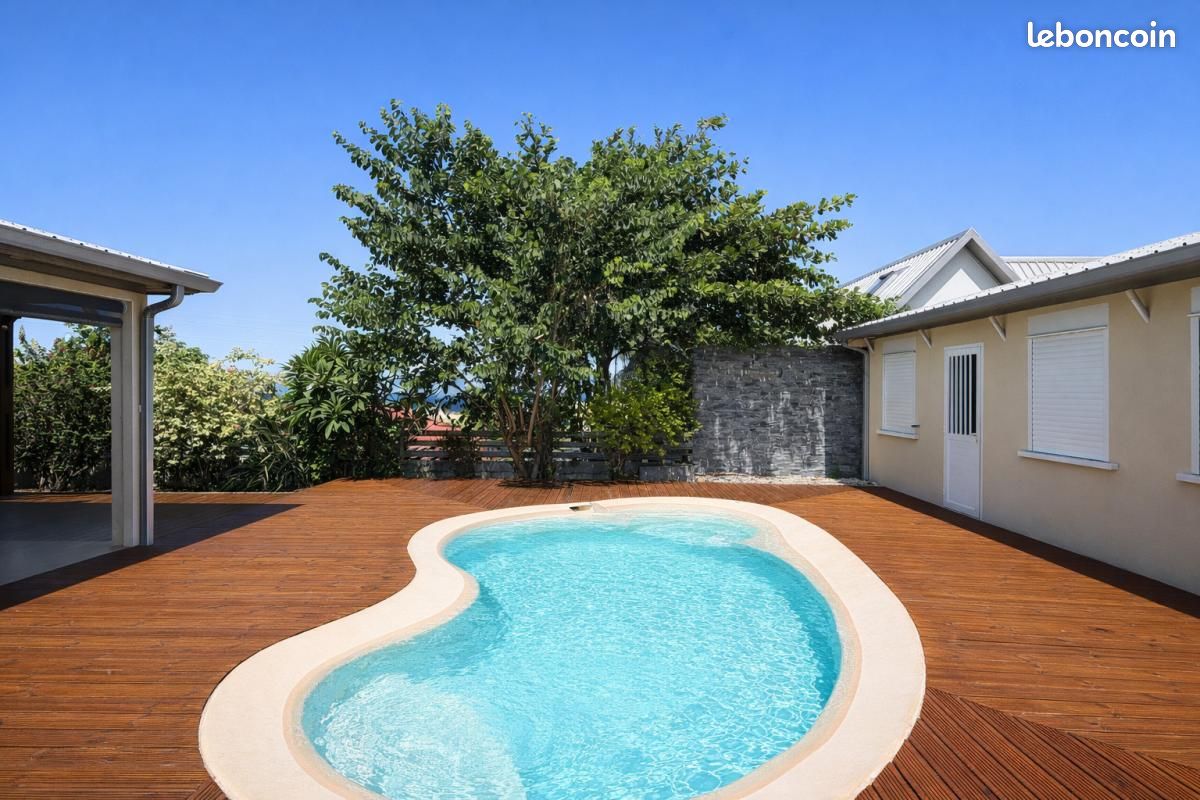 Maison 160 m² · à Saint-Pierre · 160 m² · 2 600 €/mois