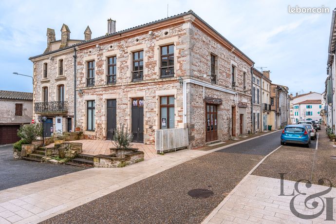 Maison 12 pièces 597 m²