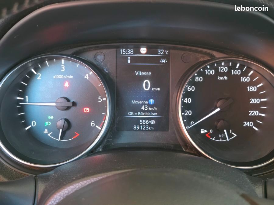 Nissan Qashqai 1.5 DCi 110 BVM6 N CONNECTA 360° TOIT Pano JA18 (image 29)