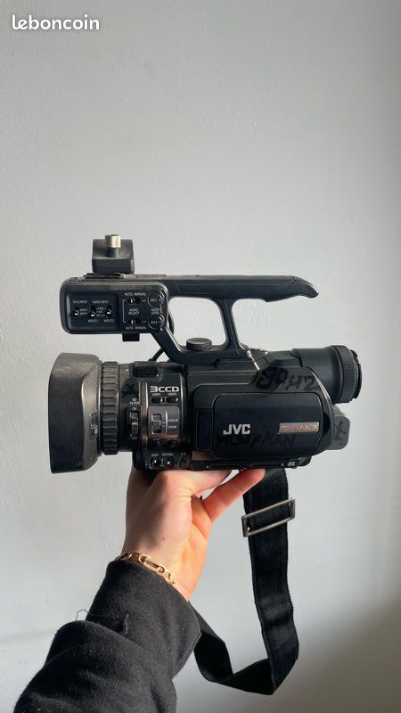 Test JVC GY-HM650 / GY-HM600 - Test - Le caméscope de reportage