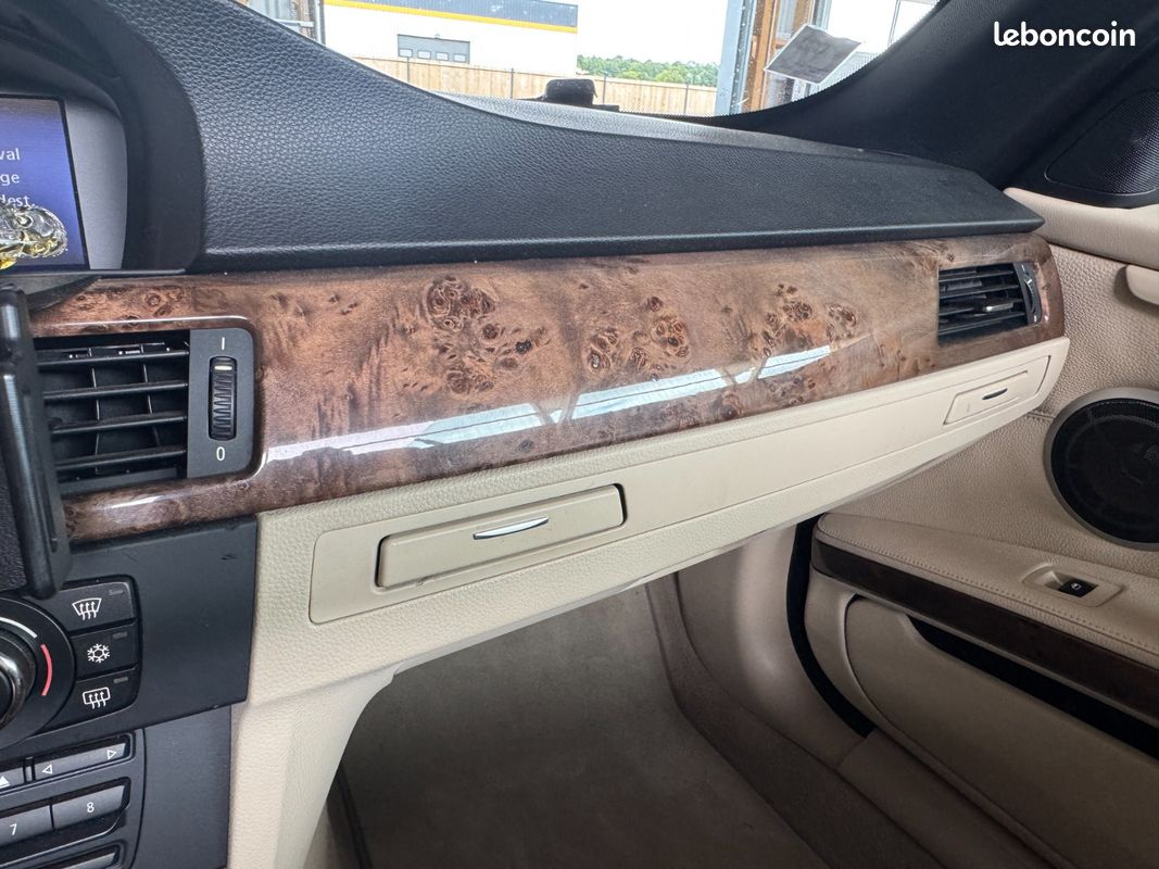 BMW SERIE 3 CAB E93 330i Luxe A (image 36)