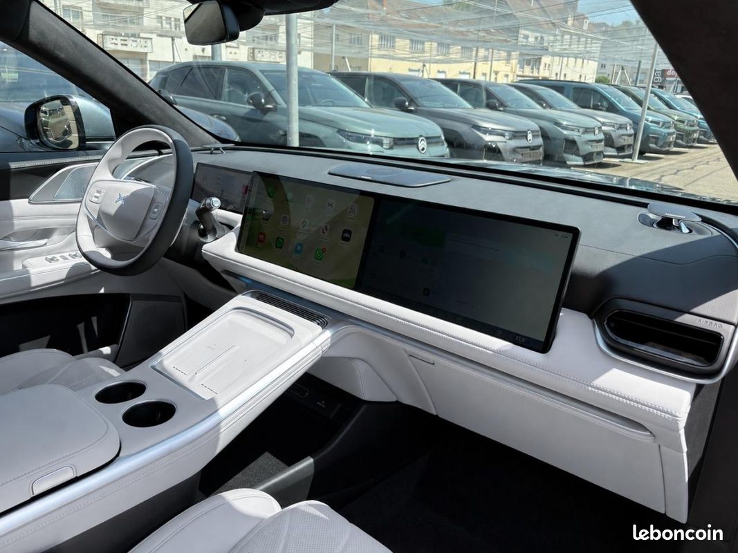 Xpeng g9 575 awd performance 93.1 kwh black edition / cuir diamant / attelage / sieges massants / audio dynau (image 7)